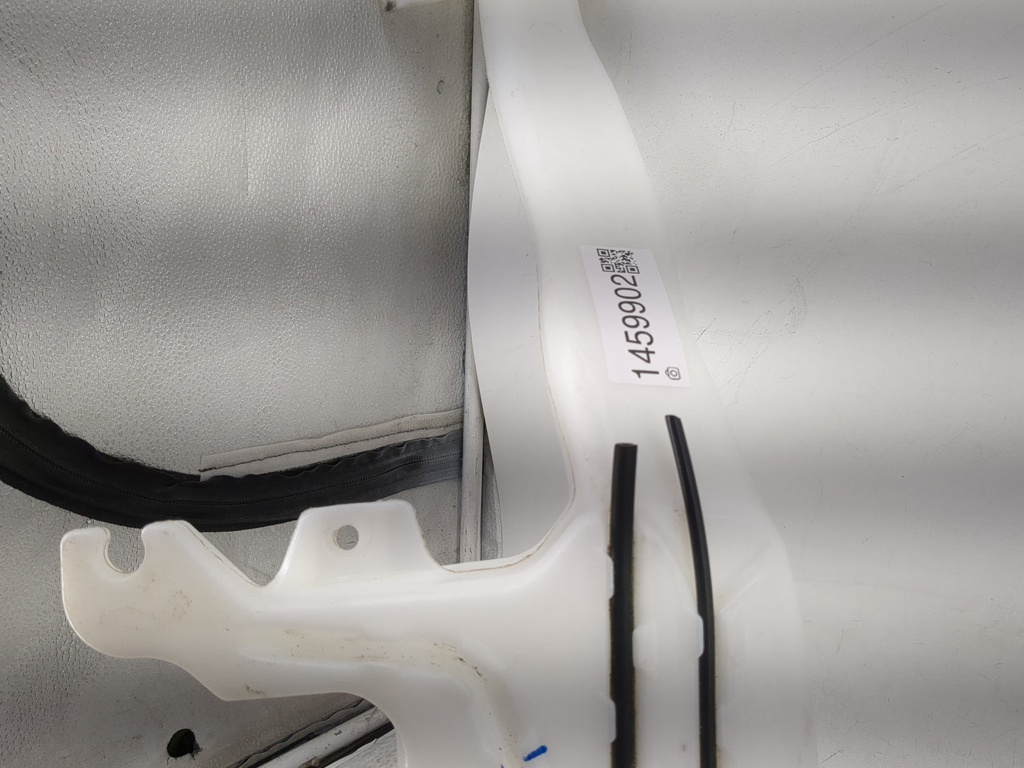2011 Jeep Grand Cherokee Windshield Washer Fluid Reservoir Bottle Oem - Oemusedautoparts1.com