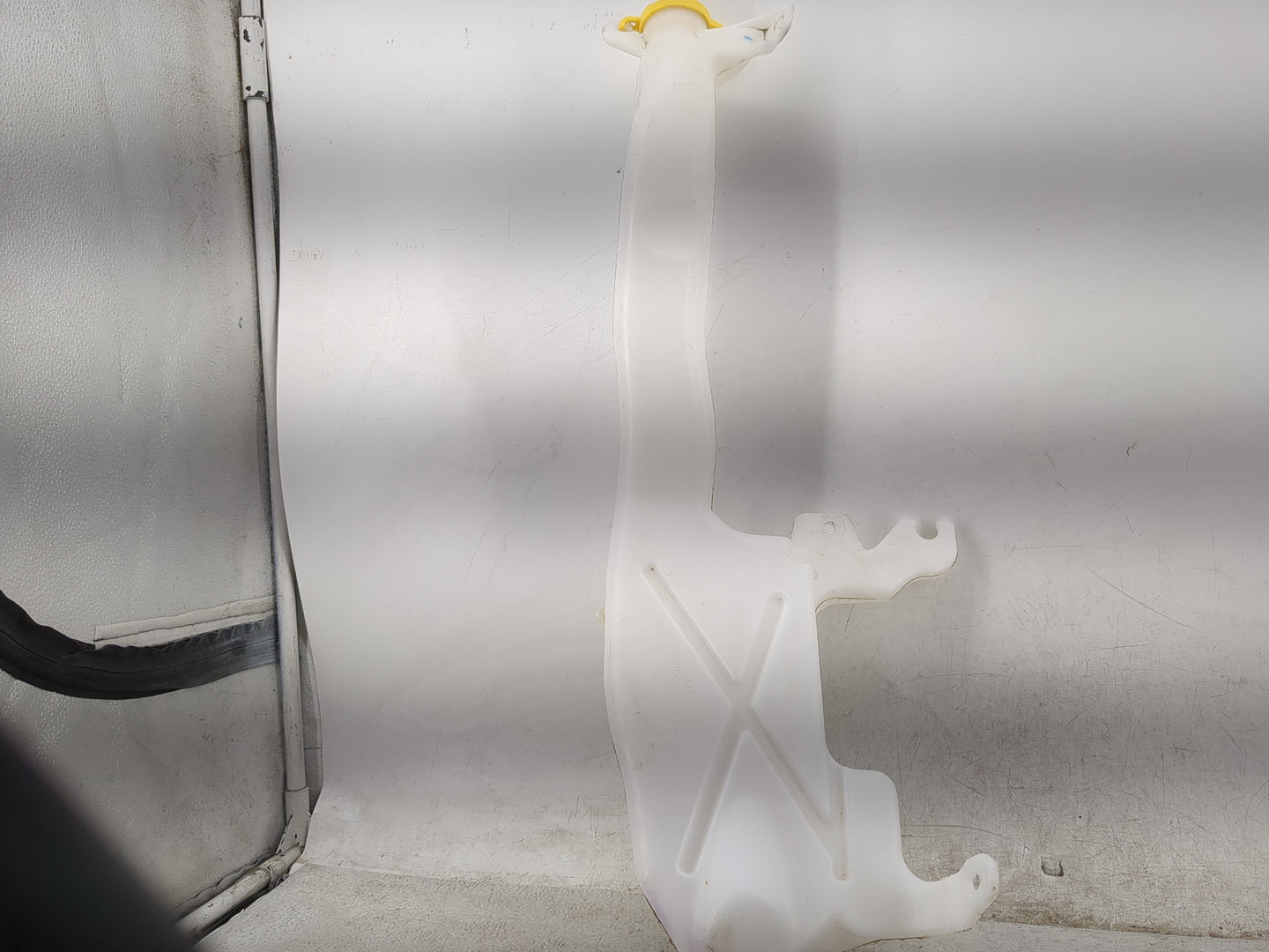 2011 Jeep Grand Cherokee Windshield Washer Fluid Reservoir Bottle Oem - Oemusedautoparts1.com