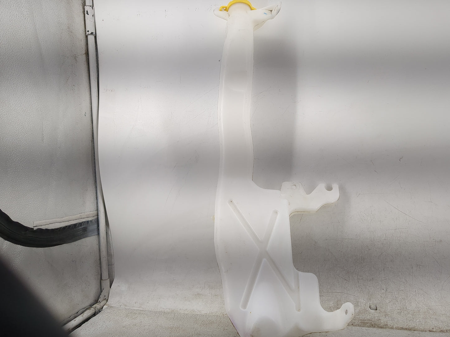 2011 Jeep Grand Cherokee Windshield Washer Fluid Reservoir Bottle Oem - Oemusedautoparts1.com