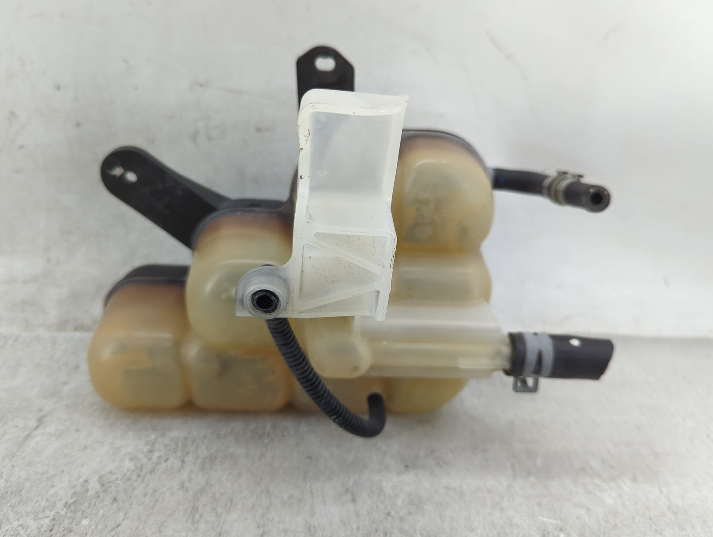 2016 Jeep Grand Cherokee Radiator Coolant Overflow Expansion Tank Bottle - Oemusedautoparts1.com