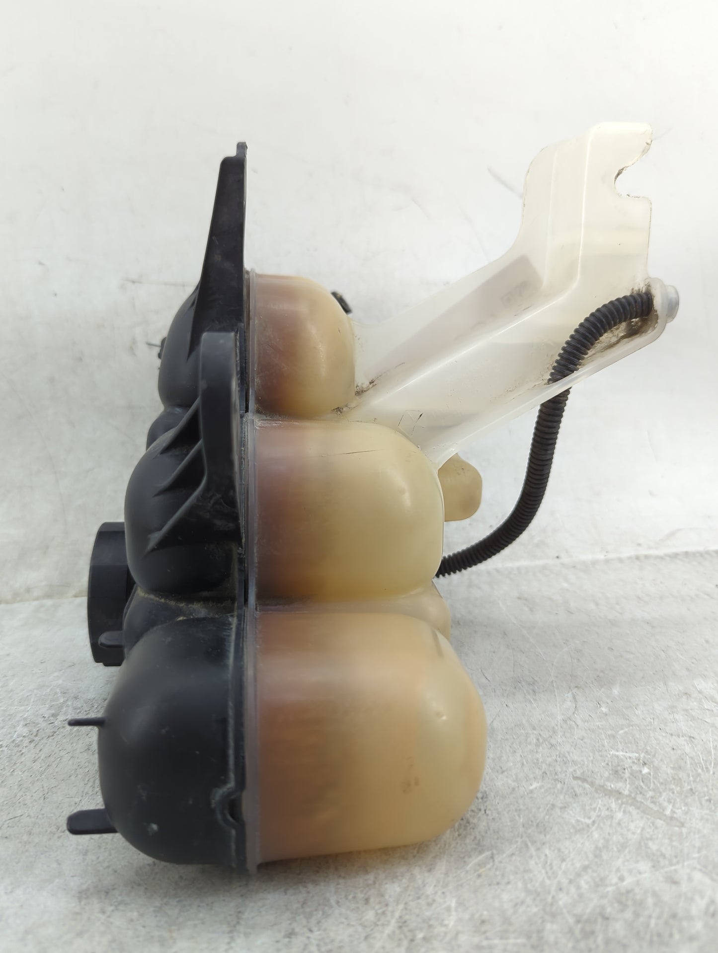 2016 Jeep Grand Cherokee Radiator Coolant Overflow Expansion Tank Bottle - Oemusedautoparts1.com