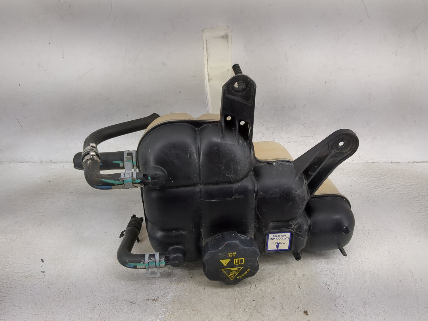 2016 Jeep Grand Cherokee Radiator Coolant Overflow Expansion Tank Bottle 1494306 - Oemusedautoparts1.com