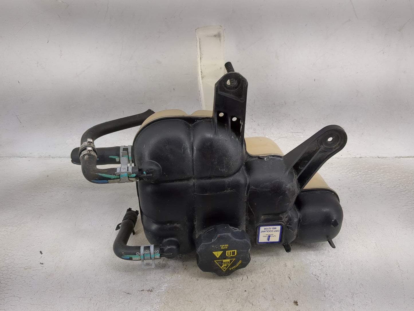 2016 Jeep Grand Cherokee Radiator Coolant Overflow Expansion Tank Bottle 1494306 - Oemusedautoparts1.com
