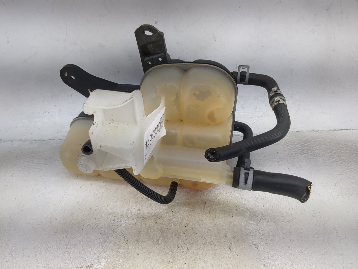 2016 Jeep Grand Cherokee Radiator Coolant Overflow Expansion Tank Bottle 1494306 - Oemusedautoparts1.com