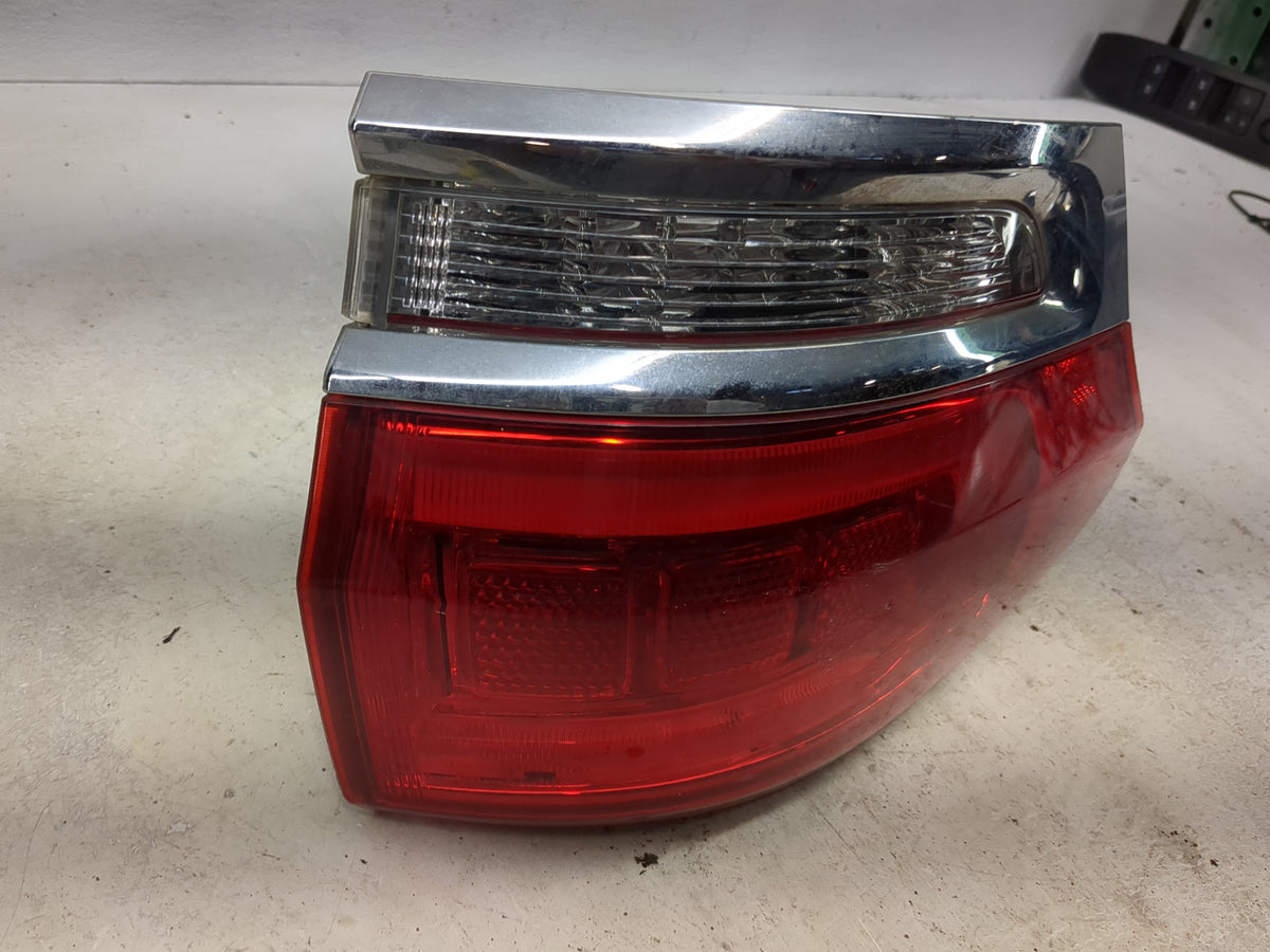 2018 Jeep Grand Cherokee Tail Light Assembly Driver Left OEM P/N:68110017AA P68110017AA, F00HTC402519 Fits OEM Used Auto Par