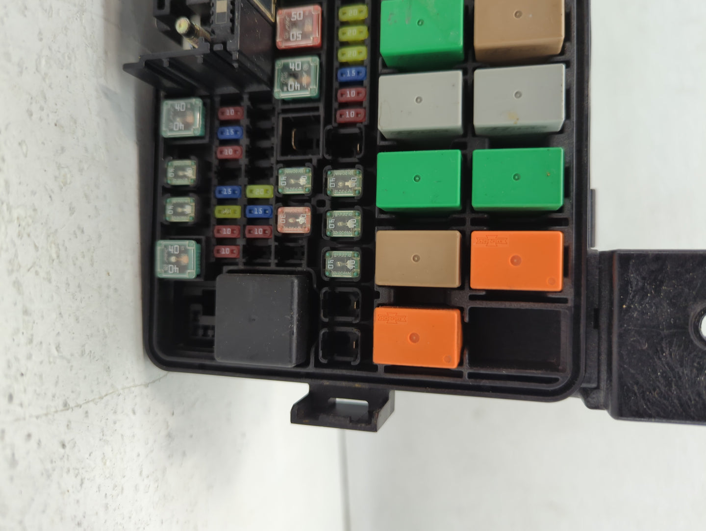 2018 Jeep Grand Cherokee Fusebox Fuse Box Panel Relay Module P/N:4223308099 M2514 2972, 91720-H9290-15 Fits OEM Used Auto Pa