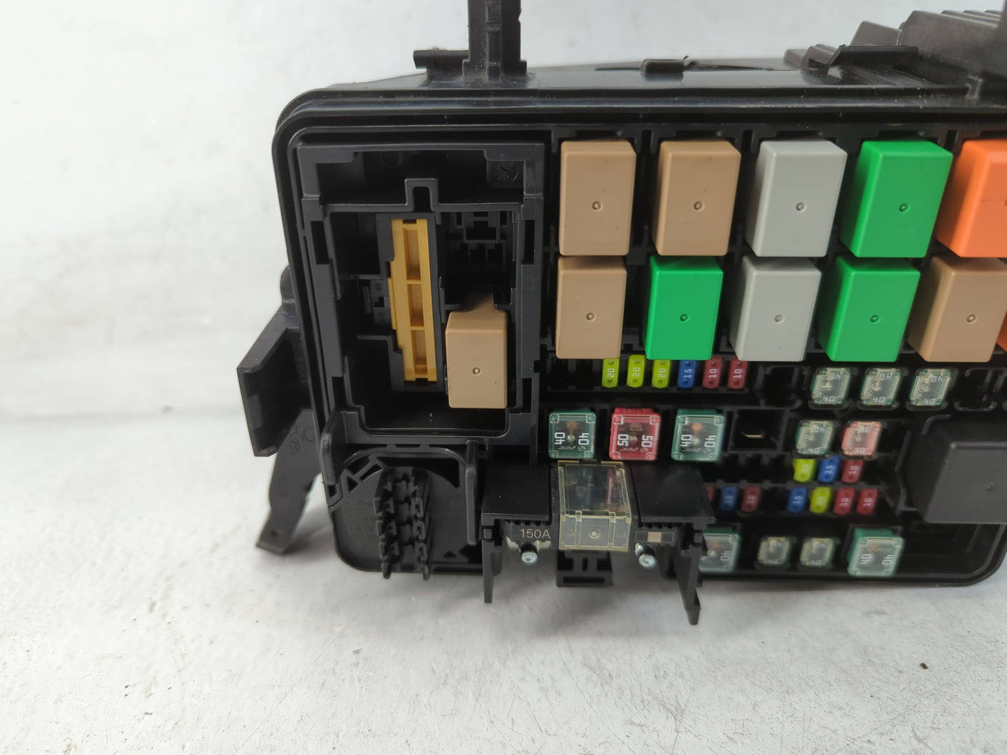 2016-2018 Jeep Grand Cherokee Fusebox Fuse Box Relay Module Tipm - Oemusedautoparts1.com