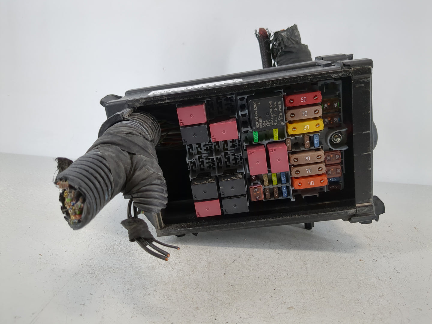 2015-2021 Jeep Renegade Fusebox Fuse Box Panel Relay Module P/N:52027004 Fits Fits 2015 2016 2017 2018 2019 2020 2021 OEM Us