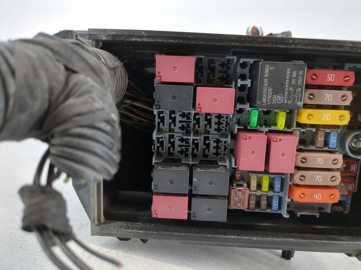 2015-2021 Jeep Renegade Fusebox Fuse Box Panel Relay Module P/N:52027004 Fits Fits 2015 2016 2017 2018 2019 2020 2021 OEM Us