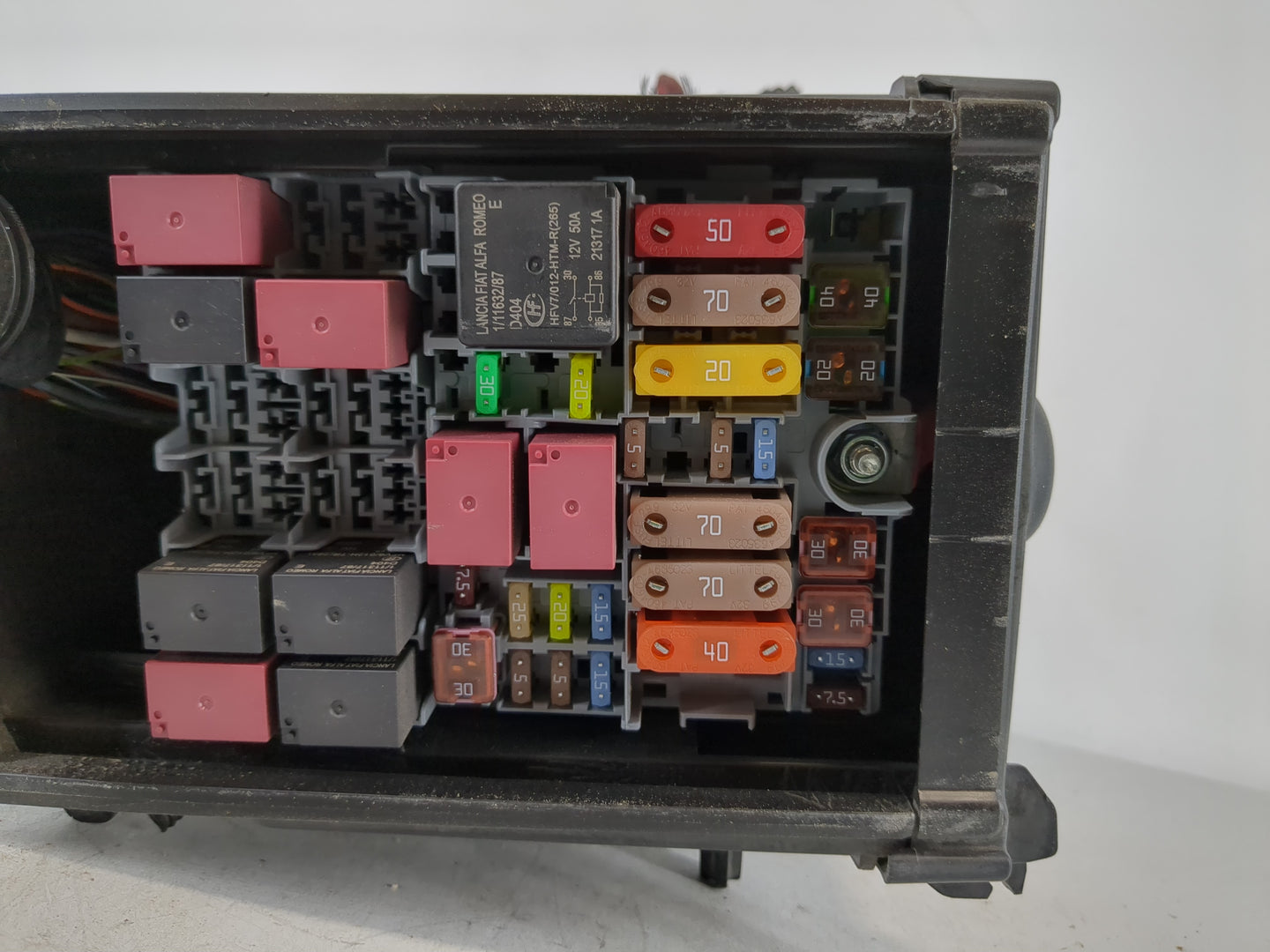 2015-2021 Jeep Renegade Fusebox Fuse Box Panel Relay Module P/N:52027004 Fits Fits 2015 2016 2017 2018 2019 2020 2021 OEM Us