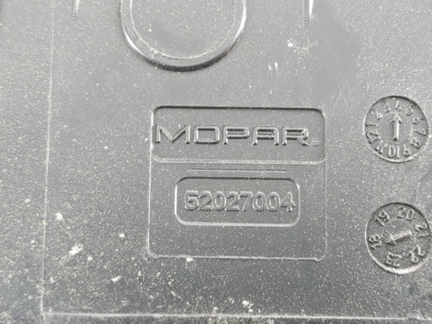 2015-2021 Jeep Renegade Fusebox Fuse Box Panel Relay Module P/N:52027004 Fits Fits 2015 2016 2017 2018 2019 2020 2021 OEM Us