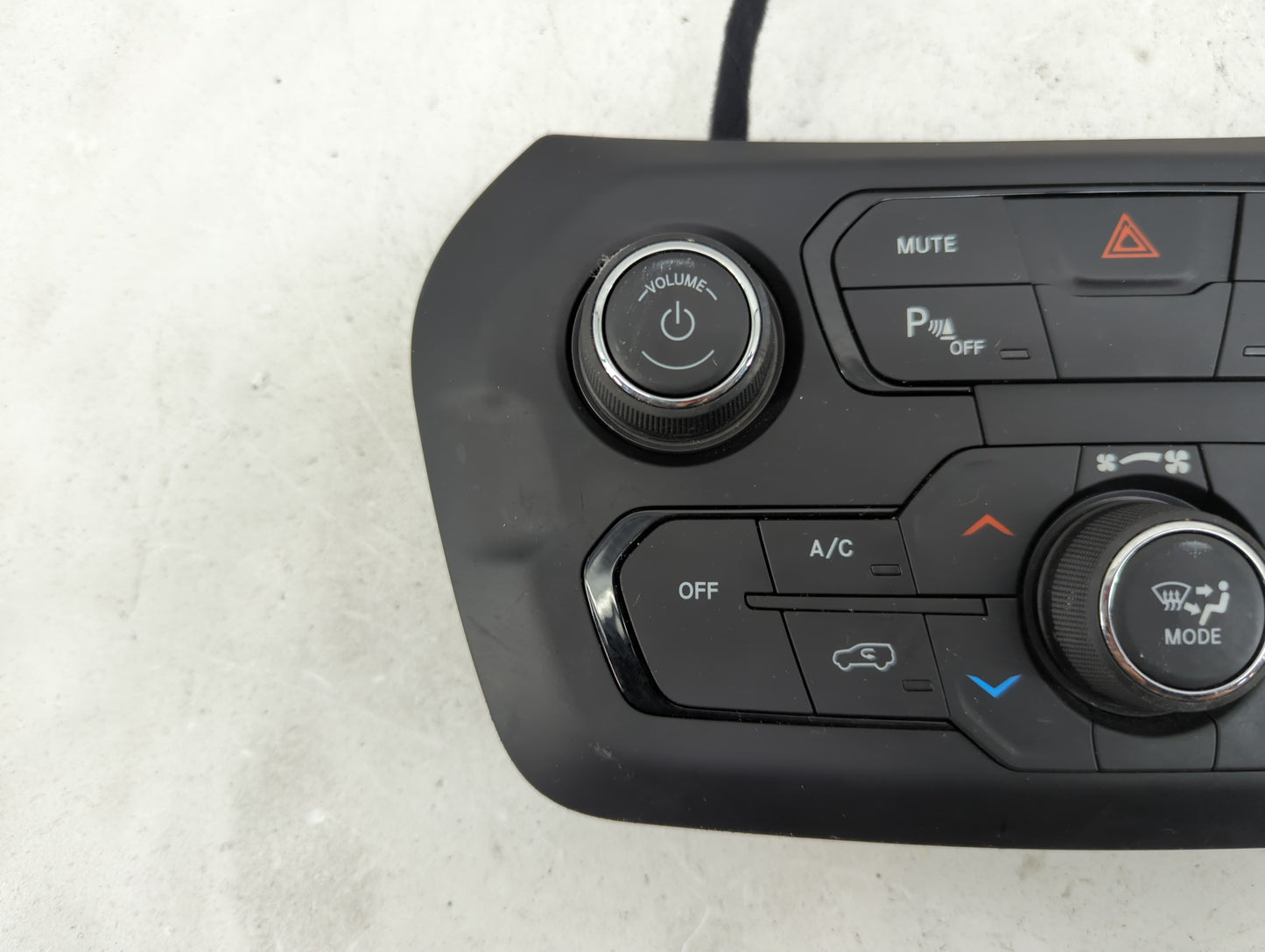 2018-2020 Jeep Renegade Climate Control Module Temperature AC/Heater Replacement Fits Fits 2018 2019 2020 OEM Used Auto Part