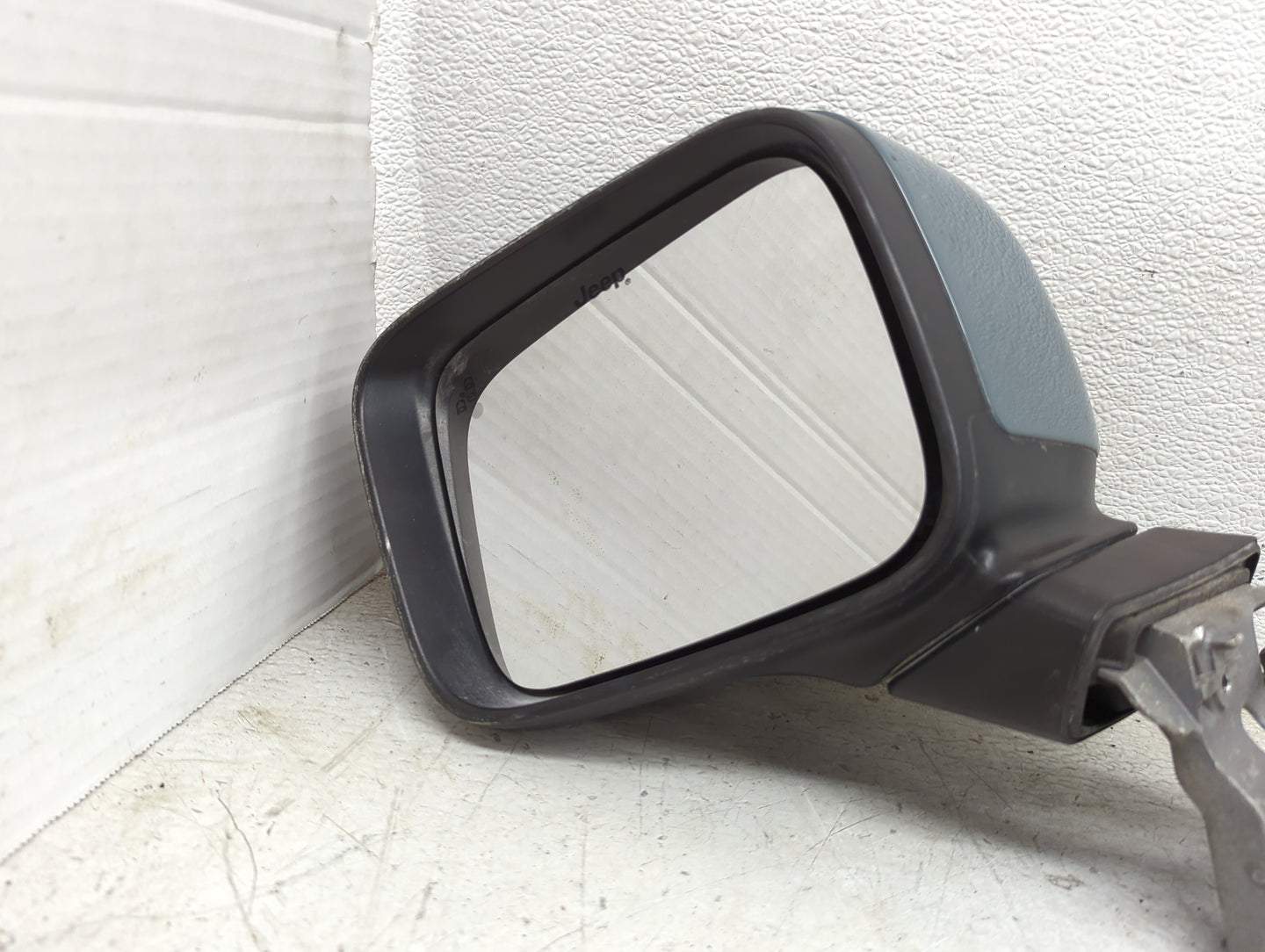 2018 Jeep Renegade Driver Side View Mirror - Left Door Mirror OEM Used - Oemusedautoparts1.com