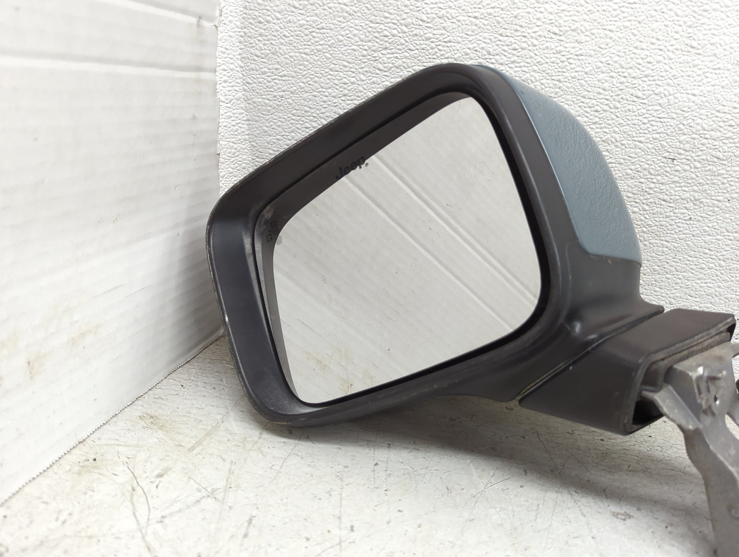 2018 Jeep Renegade Driver Side View Mirror - Left Door Mirror OEM Used - Oemusedautoparts1.com