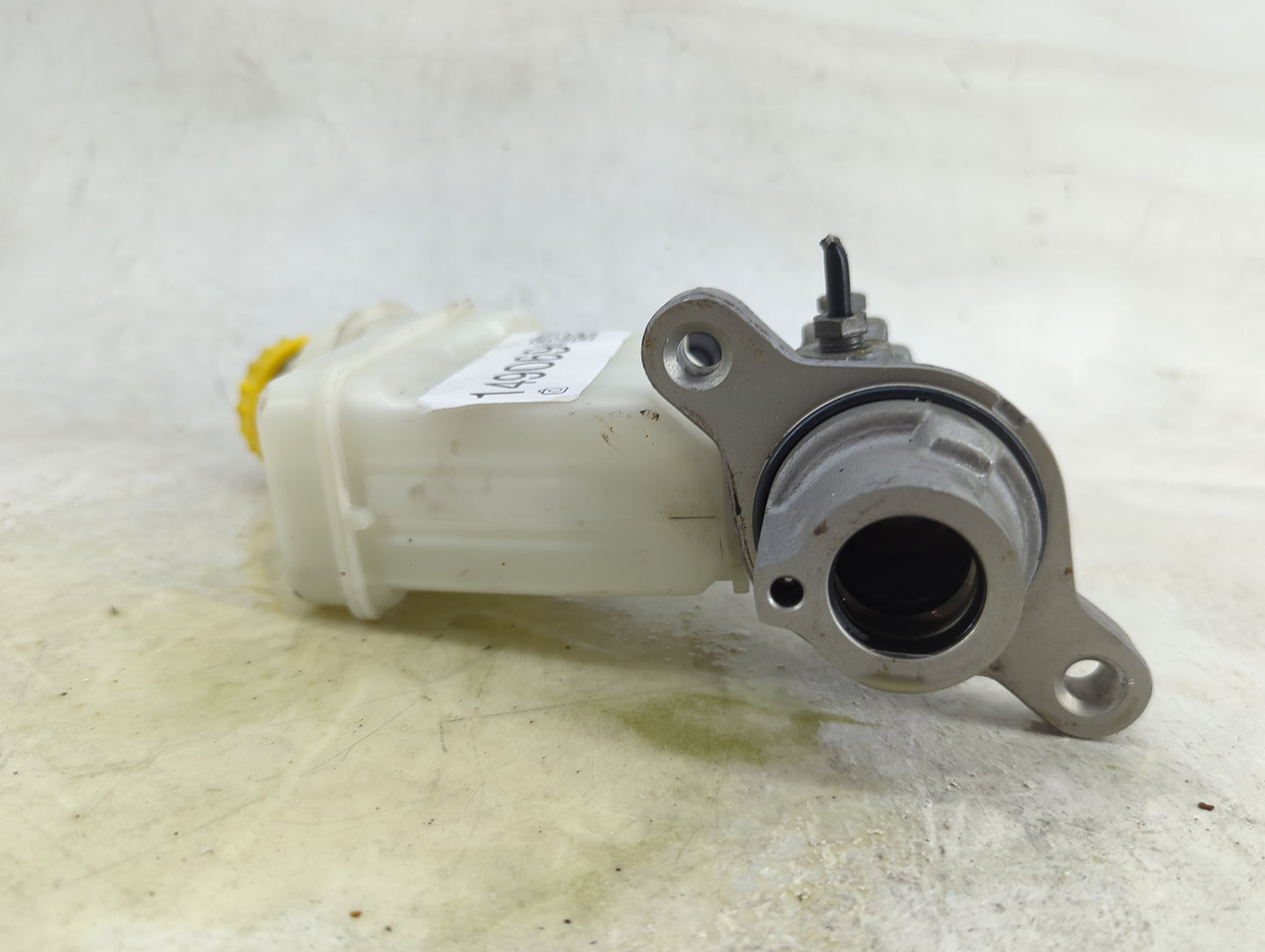 2015-2018 Jeep Renegade Brake Master Cylinder 1490694 - Oemusedautoparts1.com