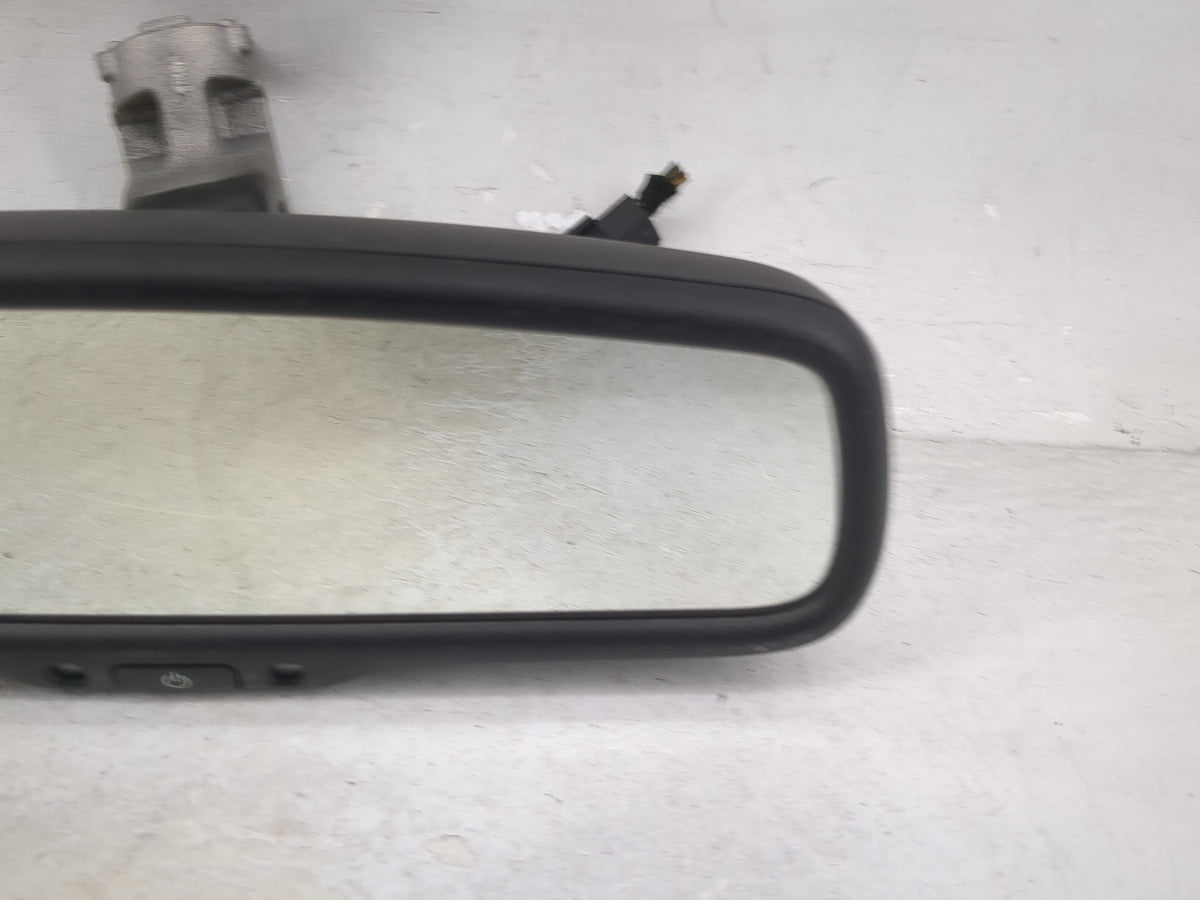 2018 Jeep Renegade Interior Rear View Mirror Replacement OEM P/N:E11 038303 Fits OEM Used Auto Parts - Oemusedautoparts1.com