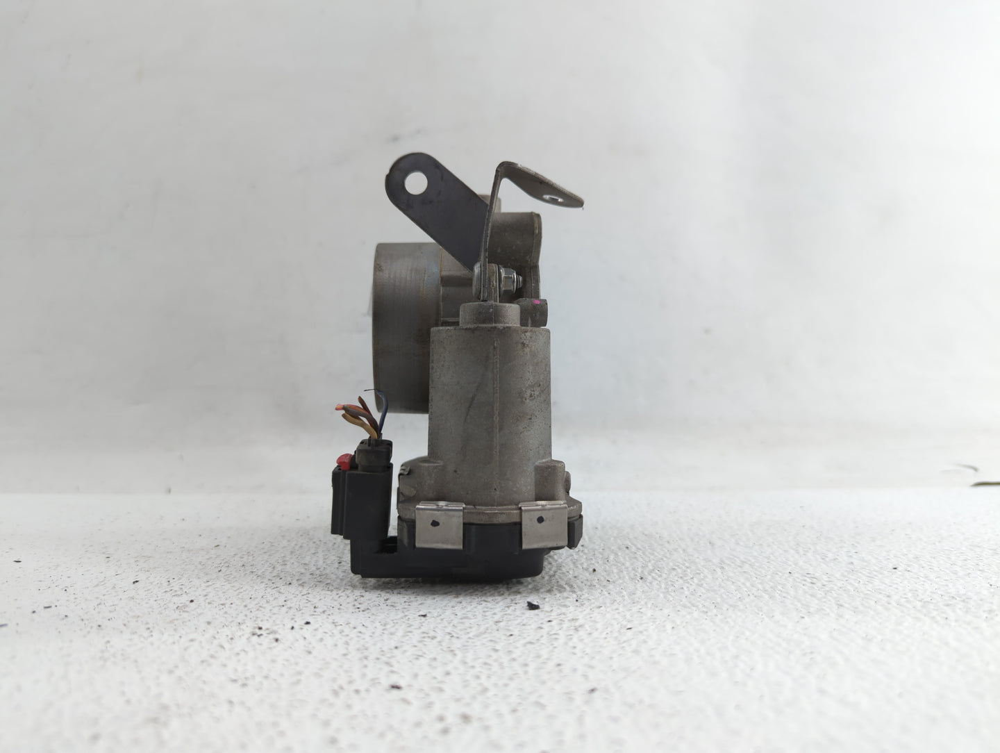 2015-2018 Jeep Renegade Throttle Body P/N:04891970AC 04891970AB Fits Fits 2014 2015 2016 2017 2018 OEM Used Auto Parts - Oem