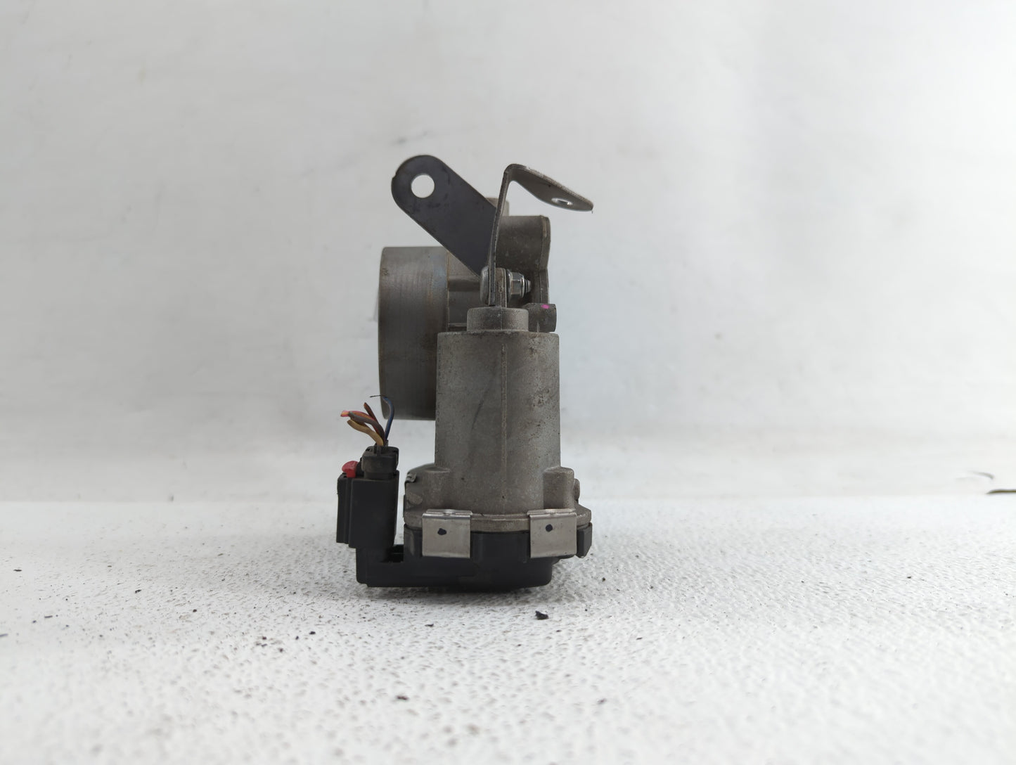 2015-2018 Jeep Renegade Throttle Body P/N:04891970AC 04891970AB Fits Fits 2014 2015 2016 2017 2018 OEM Used Auto Parts - Oem