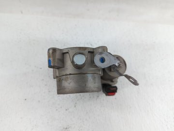 2015-2018 Jeep Renegade Throttle Body P/N:04891970AC 04891970AB Fits Fits 2014 2015 2016 2017 2018 OEM Used Auto Parts