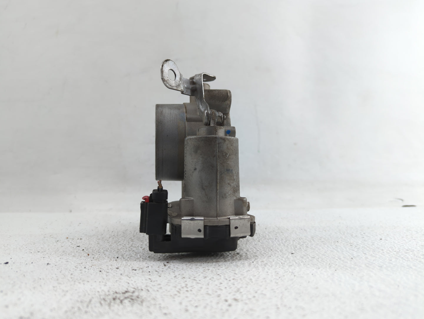 2015-2018 Jeep Renegade Throttle Body P/N:04891970AC 04891970AB Fits Fits 2014 2015 2016 2017 2018 OEM Used Auto Parts - Oem