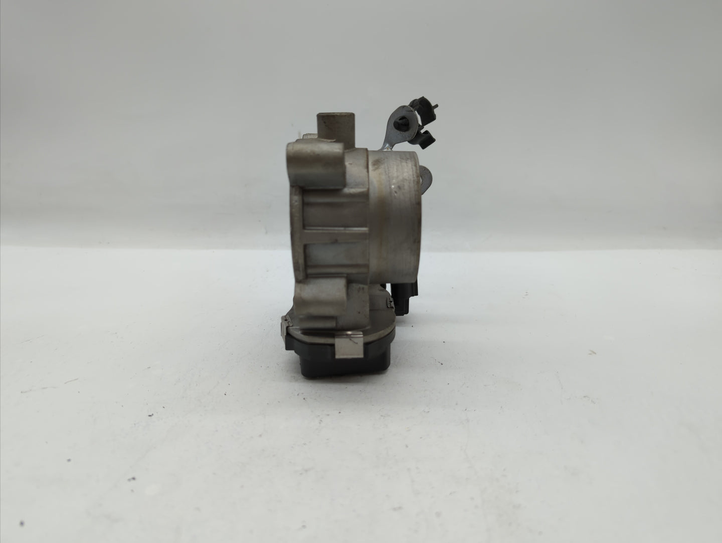 2015-2018 Jeep Renegade Throttle Body P/N:04891970AC 04891970AB Fits Fits 2014 2015 2016 2017 2018 OEM Used Auto Parts - Oem