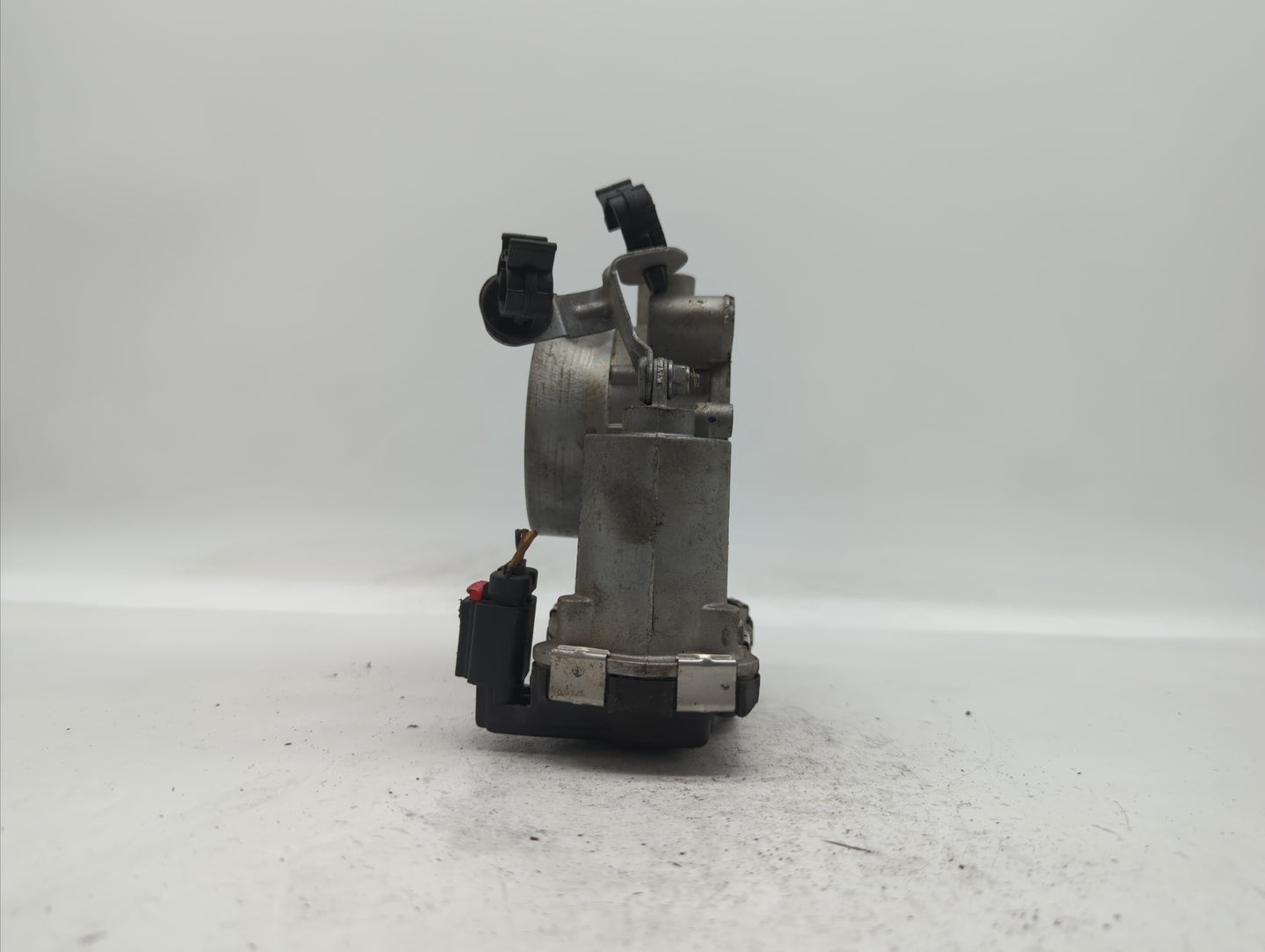 2015-2018 Jeep Renegade Throttle Body P/N:04891970AC 04891970AB Fits Fits 2014 2015 2016 2017 2018 OEM Used Auto Parts - Oem