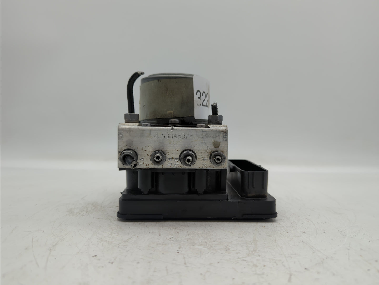 2018 Jeep Renegade ABS Pump Control Module Replacement P/N:52080677 52137661 Fits OEM Used Auto Parts - Oemusedautoparts1.co