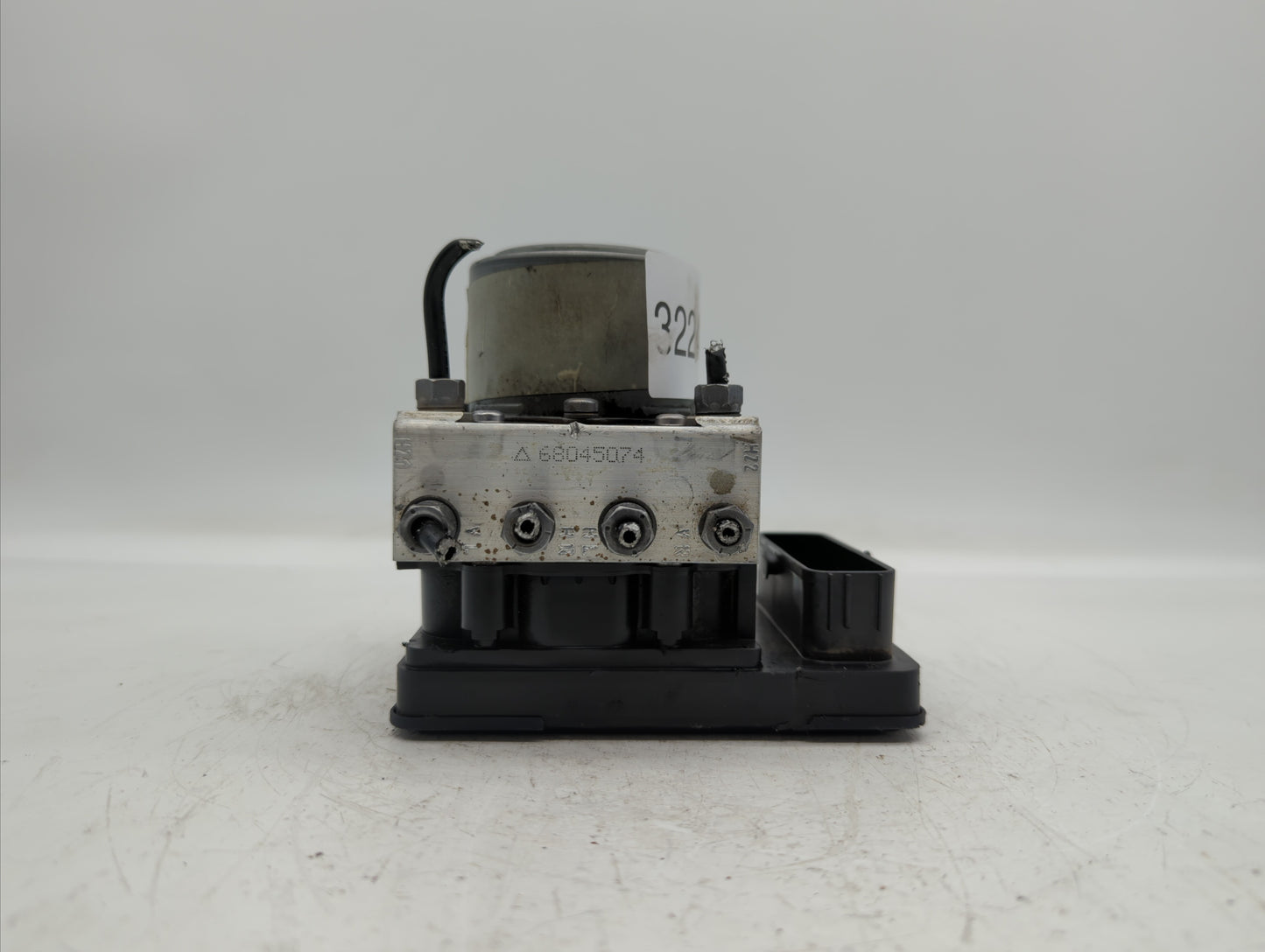 2018 Jeep Renegade ABS Pump Control Module Replacement P/N:52080677 52137661 Fits OEM Used Auto Parts - Oemusedautoparts1.co