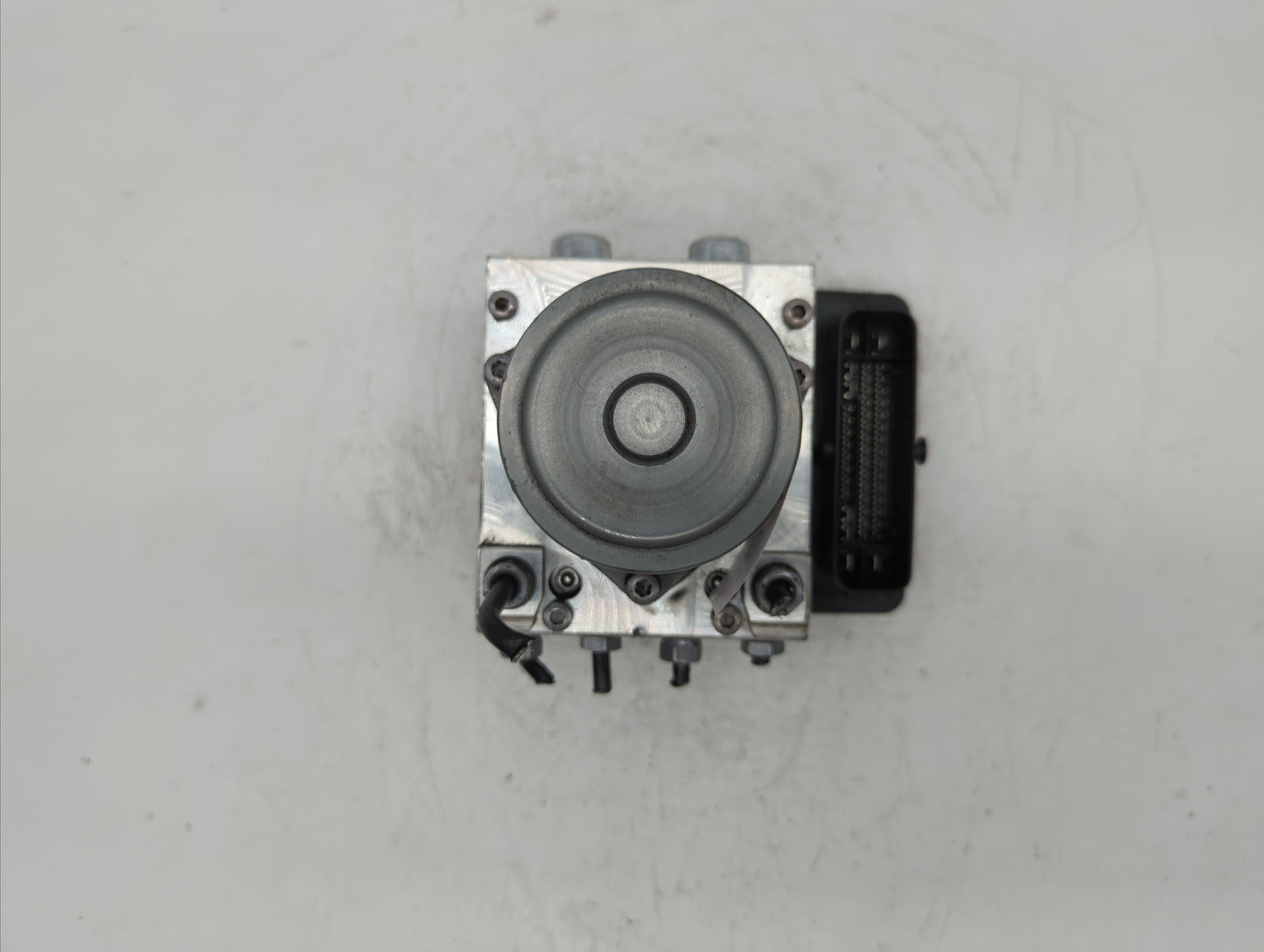 2018 Jeep Renegade ABS Pump Control Module Replacement P/N:52080677 52137661 Fits OEM Used Auto Parts - Oemusedautoparts1.co