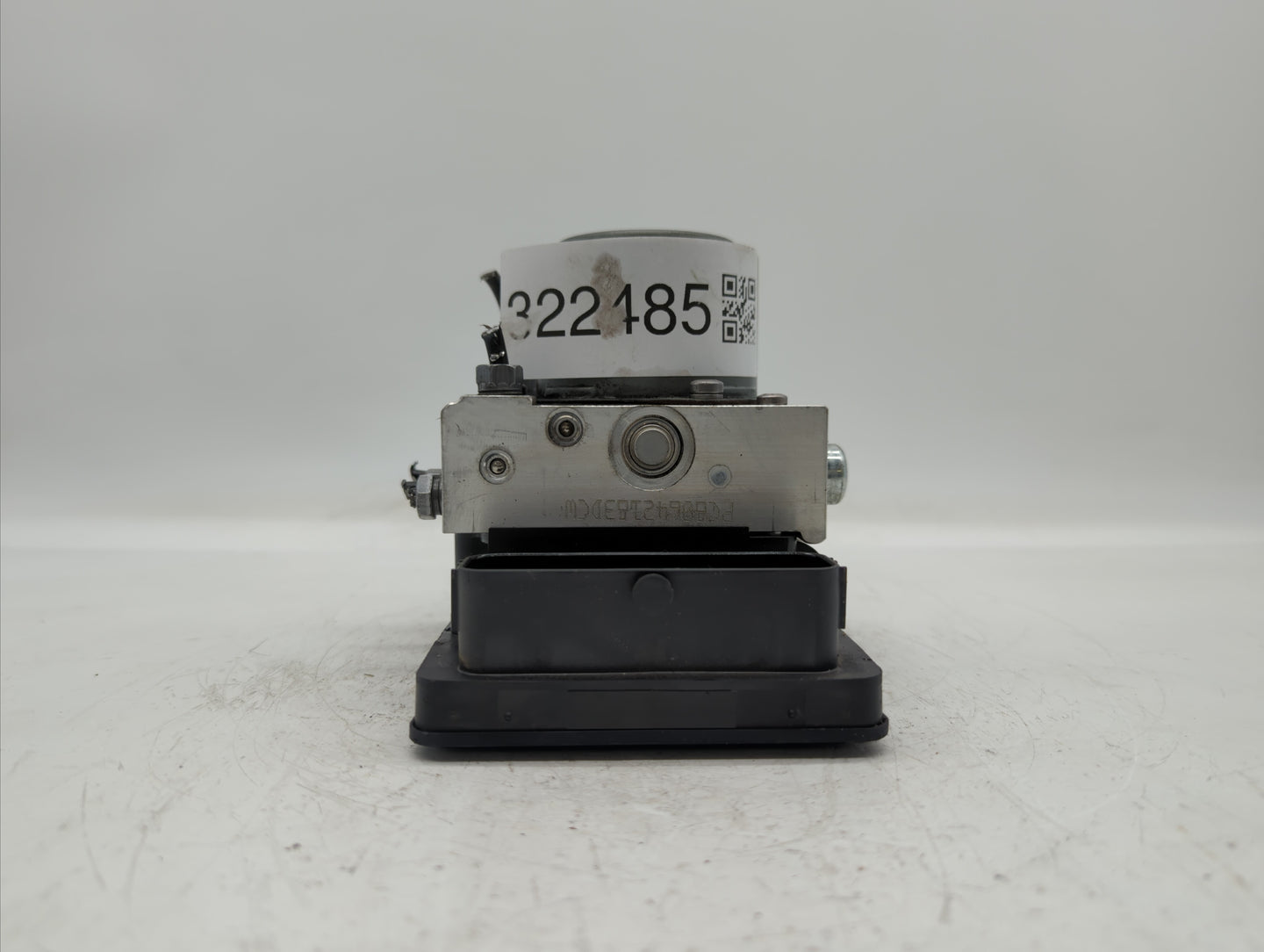 2018 Jeep Renegade ABS Pump Control Module Replacement P/N:52080677 52137661 Fits OEM Used Auto Parts - Oemusedautoparts1.co
