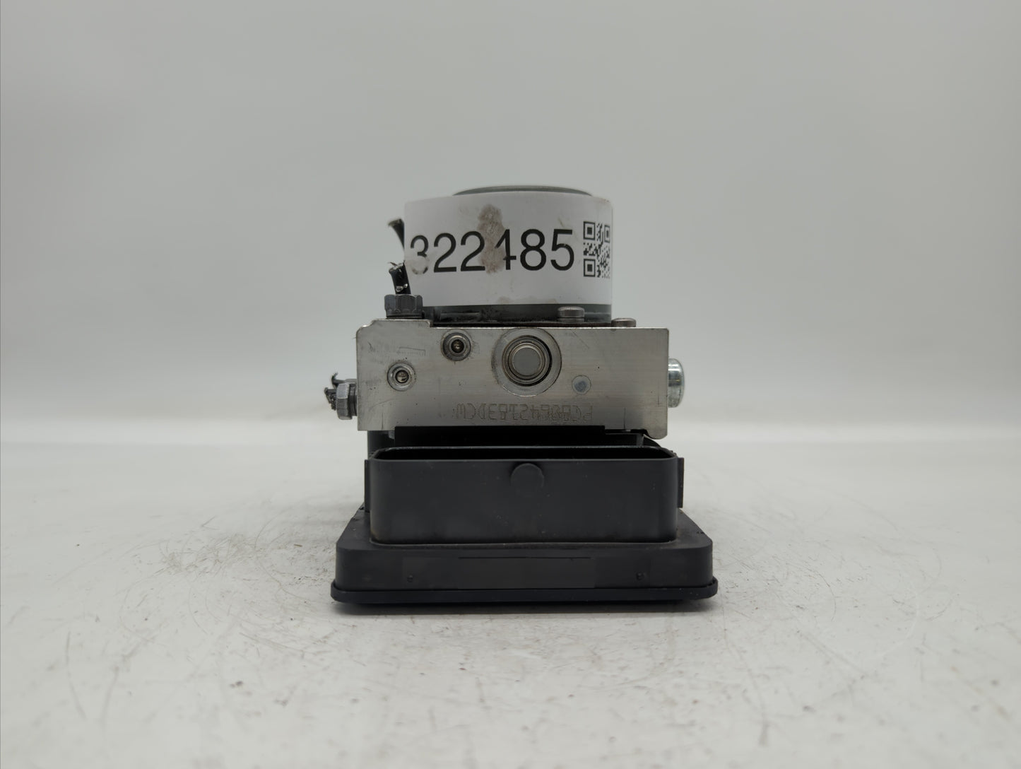 2018 Jeep Renegade ABS Pump Control Module Replacement P/N:52080677 52137661 Fits OEM Used Auto Parts - Oemusedautoparts1.co