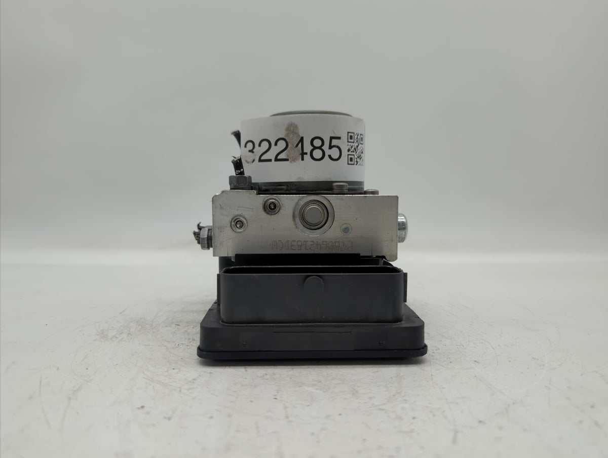 2018-2019 Jeep Renegade Anti-Lock Brake ABS Pump Module Actuator OEM P/N:52080677 52137661 Fits Fits 2018 2019 OEM Used Auto