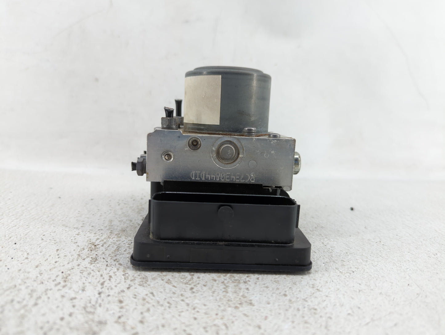 2018 Jeep Renegade ABS Pump Control Module Replacement P/N:52080677 52137661 Fits OEM Used Auto Parts - Oemusedautoparts1.co