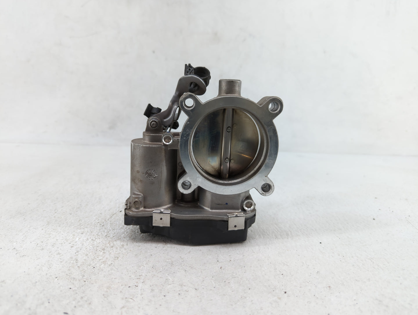 2015-2018 Jeep Renegade Throttle Body P/N:04891970AB Fits Fits 2014 2015 2016 2017 2018 OEM Used Auto Parts - Oemusedautopar