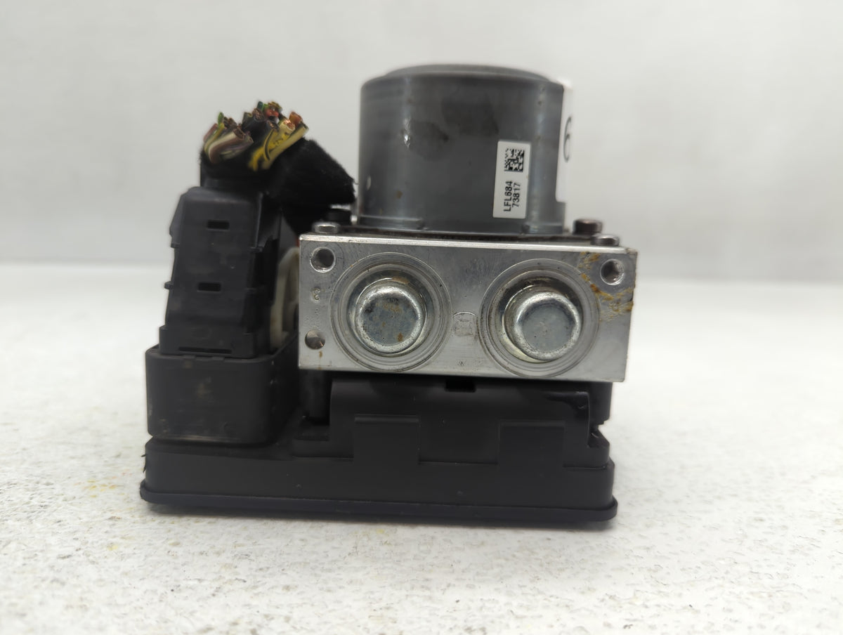 2018-2019 Jeep Renegade Anti-Lock Brake ABS Pump Module Actuator OEM P/N:68139215 Fits Fits 2018 2019 OEM Used Auto Parts - 