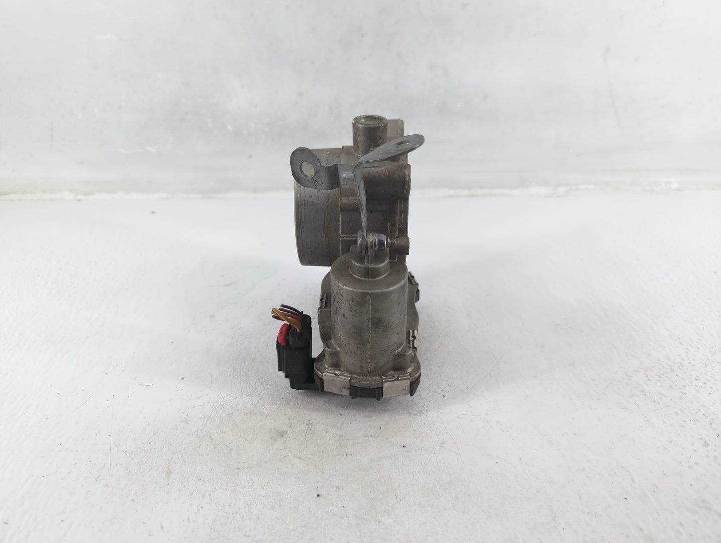 2015-2021 Jeep Renegade Throttle Body P/N:04891970AB Fits Fits 2014 2015 2016 2017 2018 2019 2020 2021 2022 OEM Used Auto Pa