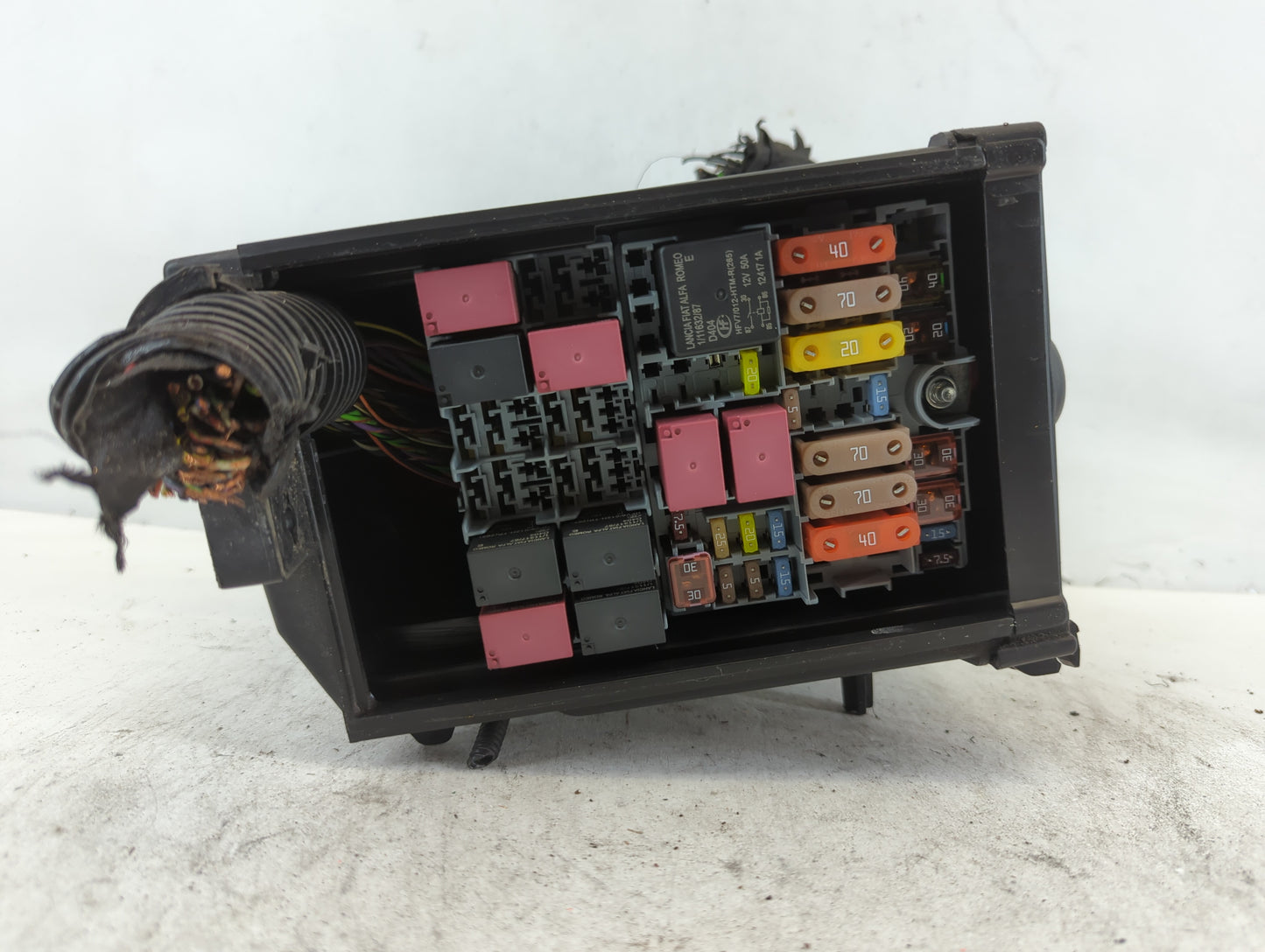 2015-2021 Jeep Renegade Fusebox Fuse Box Panel Relay Module P/N:52027004 Fits Fits 2015 2016 2017 2018 2019 2020 2021 OEM Us