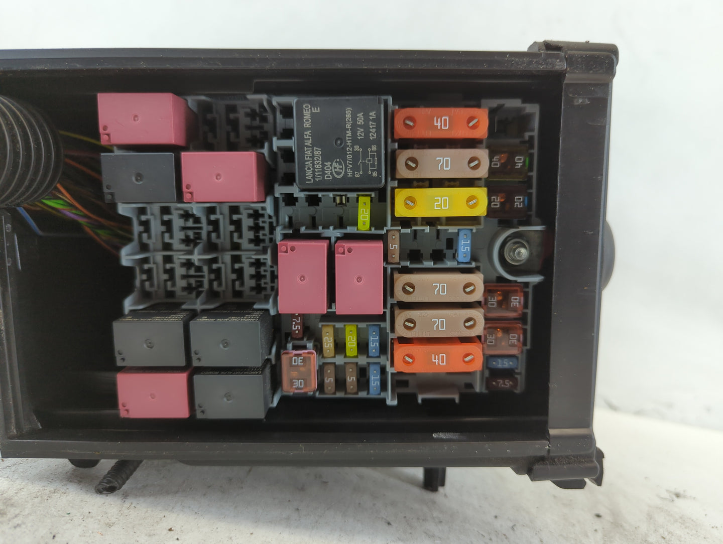 2015-2021 Jeep Renegade Fusebox Fuse Box Panel Relay Module P/N:52027004 Fits Fits 2015 2016 2017 2018 2019 2020 2021 OEM Us