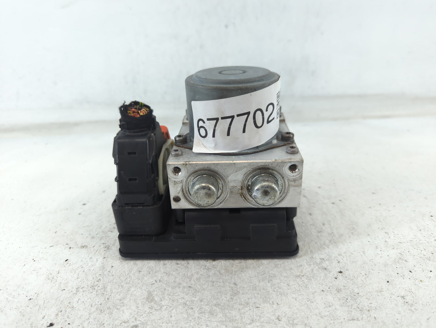 2018-2019 Jeep Renegade ABS Pump Control Module Replacement P/N:52080677 Fits Fits 2018 2019 OEM Used Auto Parts - Oemusedau