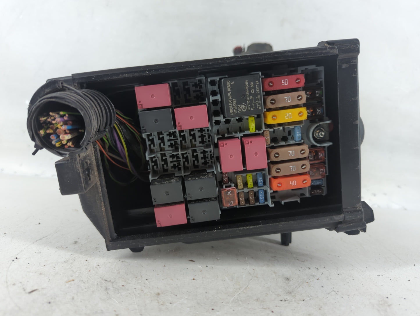 2015-2021 Jeep Renegade Fusebox Fuse Box Panel Relay Module P/N:52027004 Fits Fits 2015 2016 2017 2018 2019 2020 2021 OEM Us