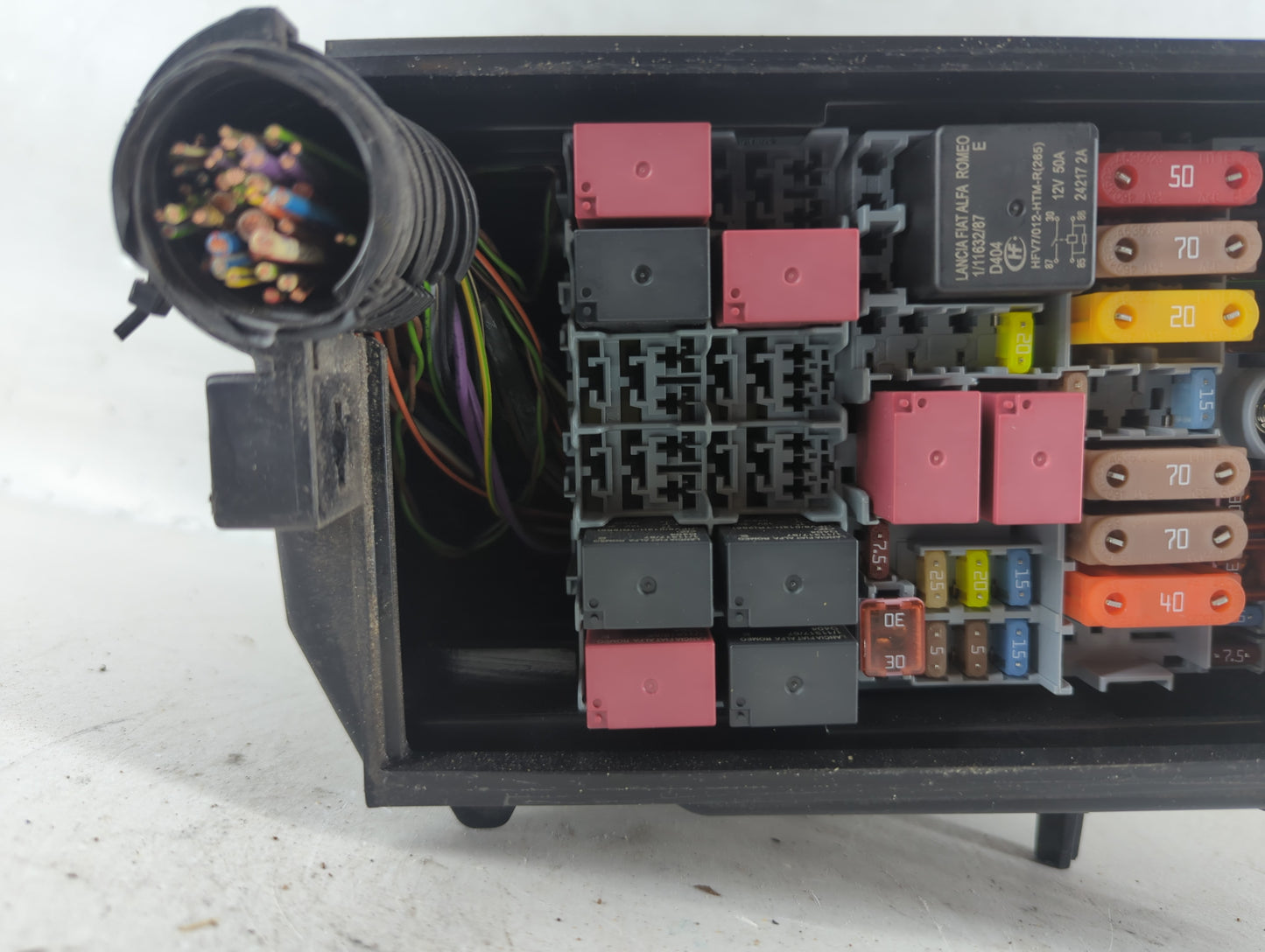 2015-2021 Jeep Renegade Fusebox Fuse Box Panel Relay Module P/N:52027004 Fits Fits 2015 2016 2017 2018 2019 2020 2021 OEM Us