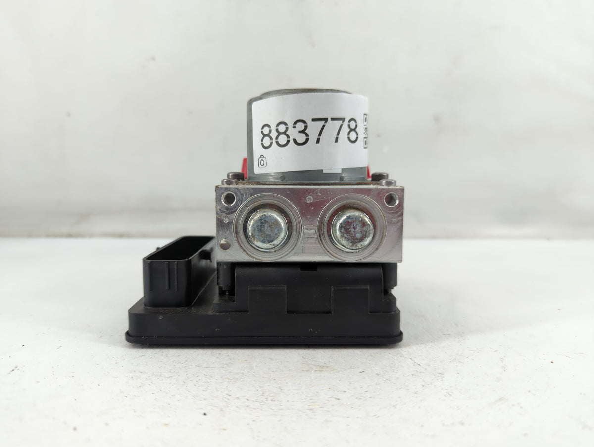 2018-2019 Jeep Renegade Anti-Lock Brake ABS Pump Module Actuator OEM P/N:A006B052 52080677 Fits Fits 2018 2019 OEM Used Auto