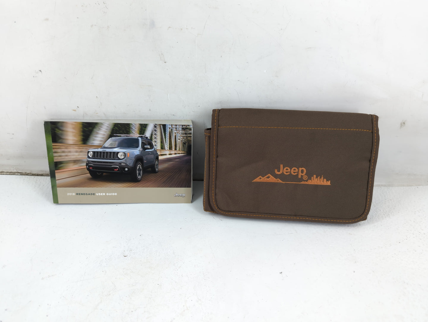 2018 Jeep Renegade Owners Manual Book Guide P/N:18BU-926-AA OEM Used Auto Parts - Oemusedautoparts1.com