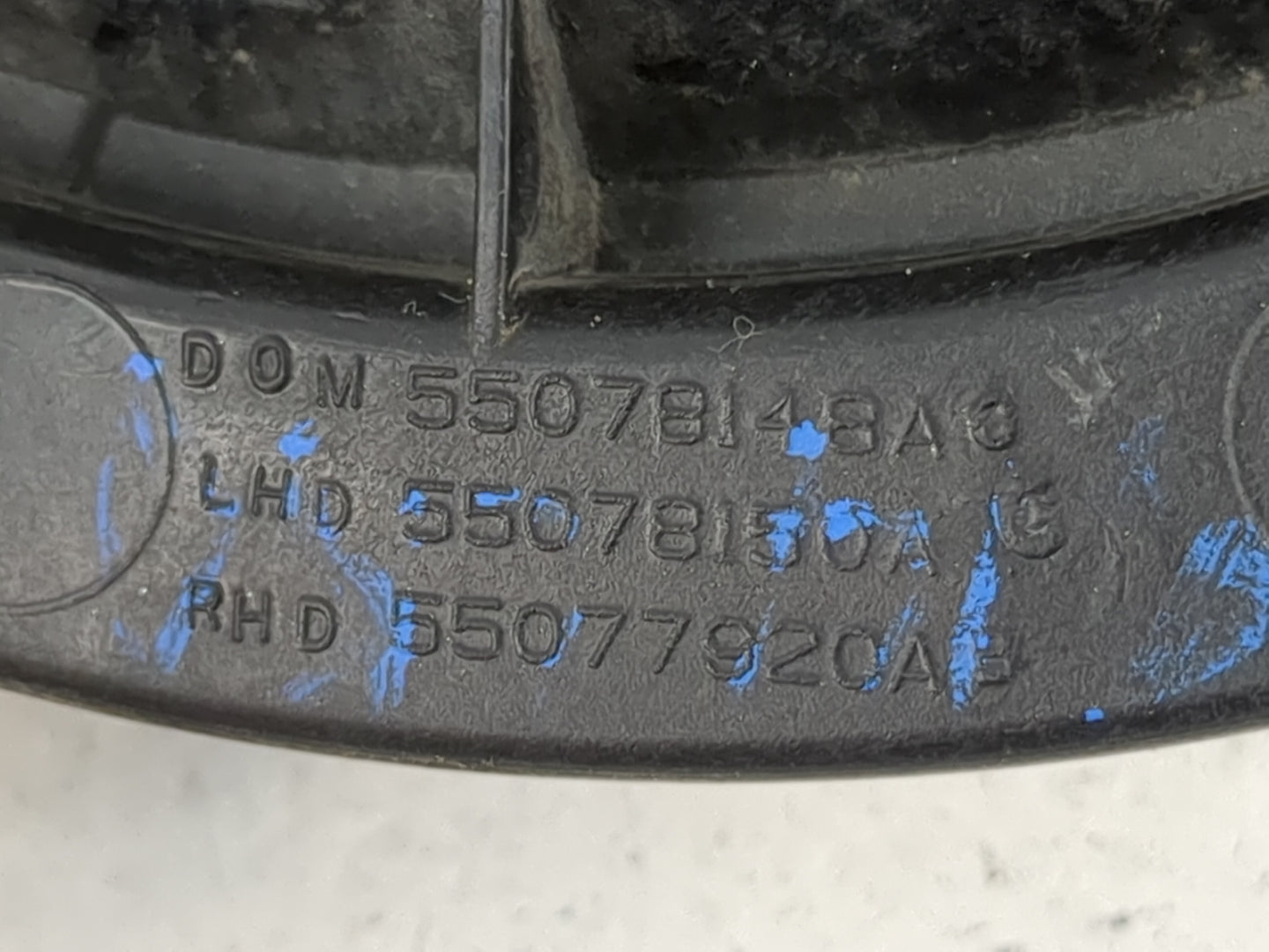 2007-2018 Jeep Wrangler Driver Left Oem Head Light Headlight Lamp - Oemusedautoparts1.com