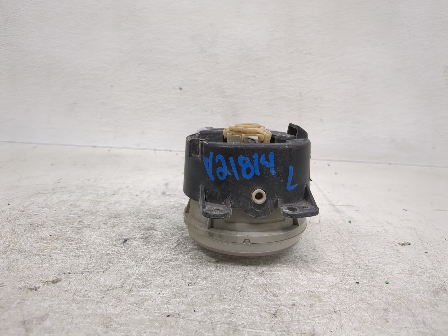 2011-2018 Jeep Wrangler Driver Left Oem Front Light Lamp - Oemusedautoparts1.com