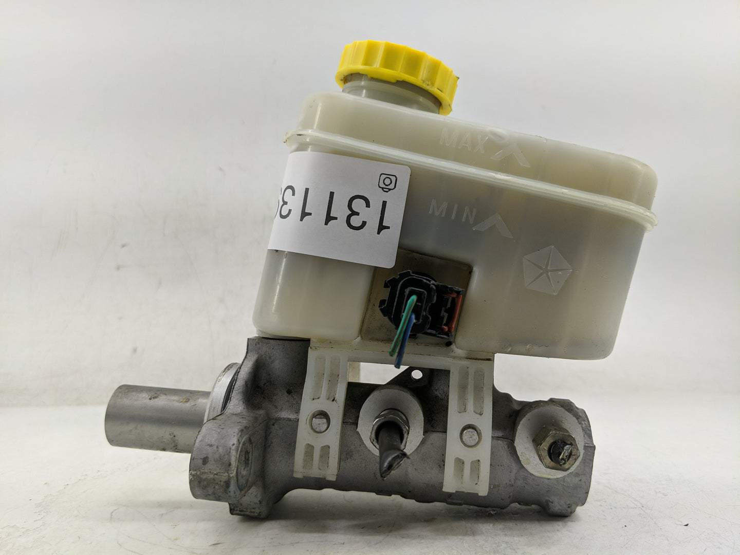 2009-2018 Jeep Wrangler Brake Master Cylinder - Oemusedautoparts1.com