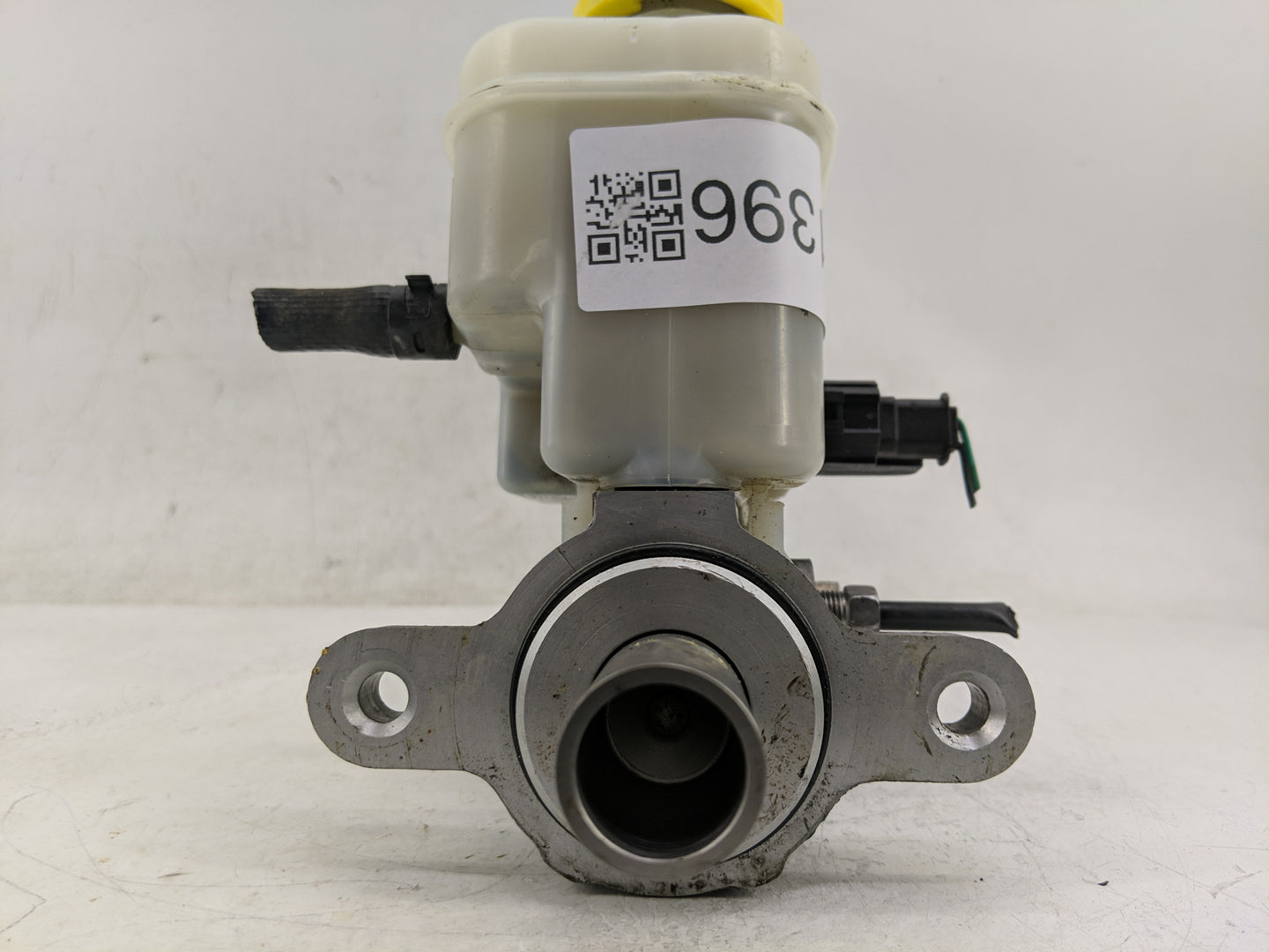 2009-2018 Jeep Wrangler Brake Master Cylinder - Oemusedautoparts1.com