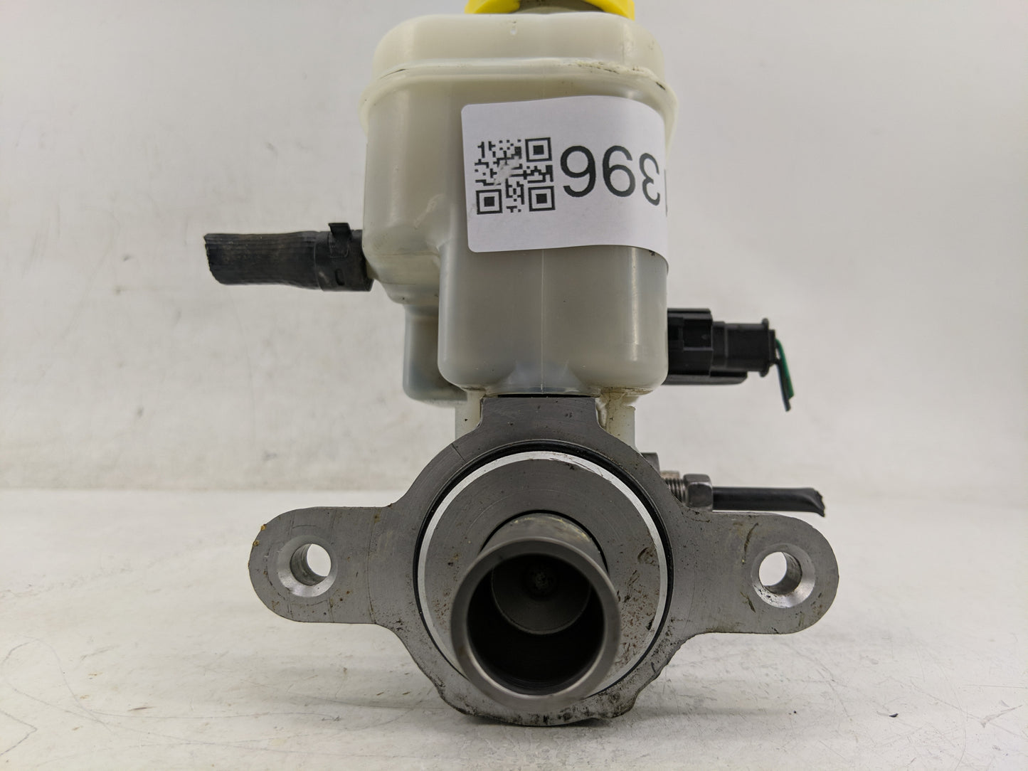 2009-2018 Jeep Wrangler Brake Master Cylinder - Oemusedautoparts1.com