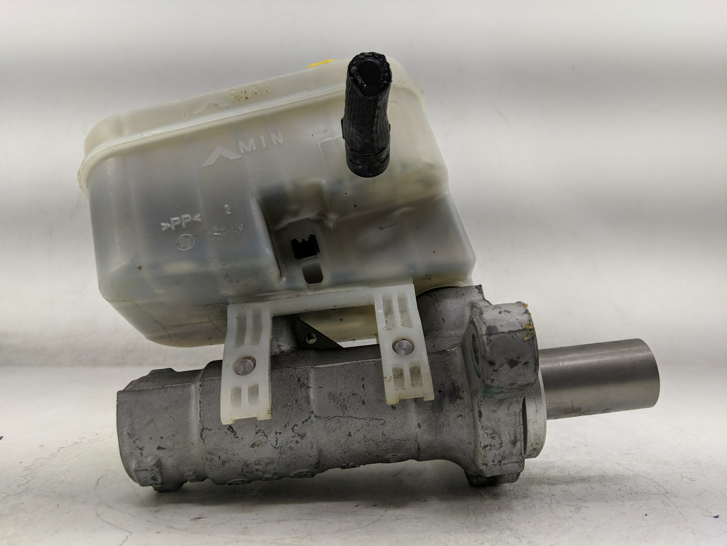 2009-2018 Jeep Wrangler Brake Master Cylinder - Oemusedautoparts1.com