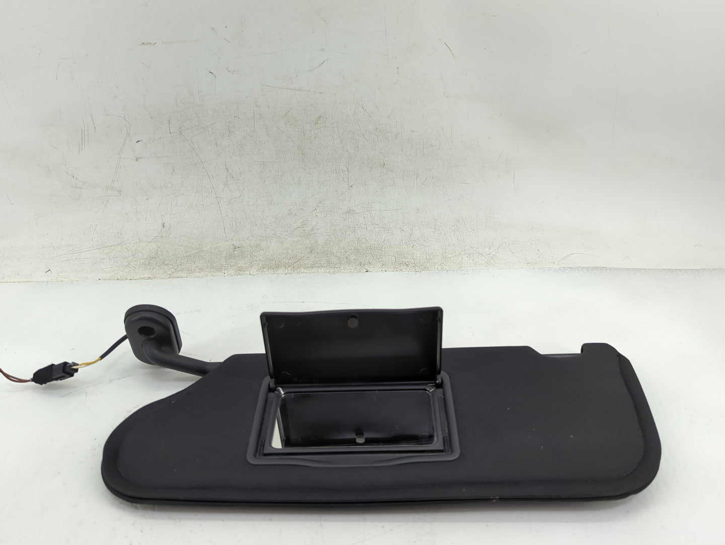 2018-2022 Jeep Wrangler Sun Visor Shade Replacement Driver Left Mirror Fits Fits 2018 2019 2020 2021 2022 OEM Used Auto Part